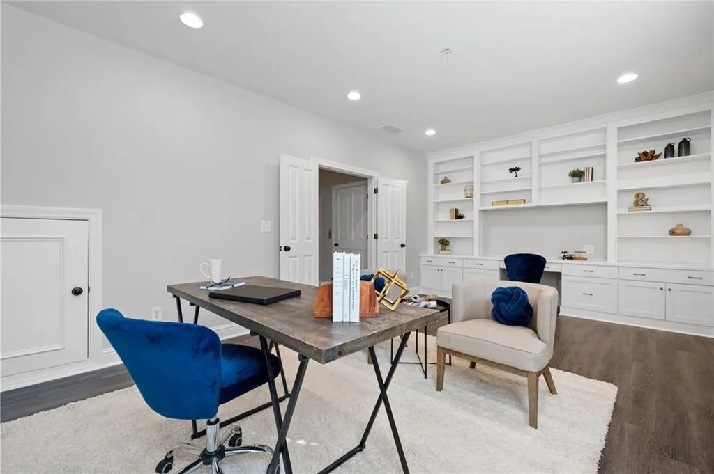 137 Alderwood Hill, Sandy Springs, Georgia 30328, 4 Bedrooms Bedrooms, ,4 BathroomsBathrooms,Residential,Sold,137 Alderwood Hill,7486671