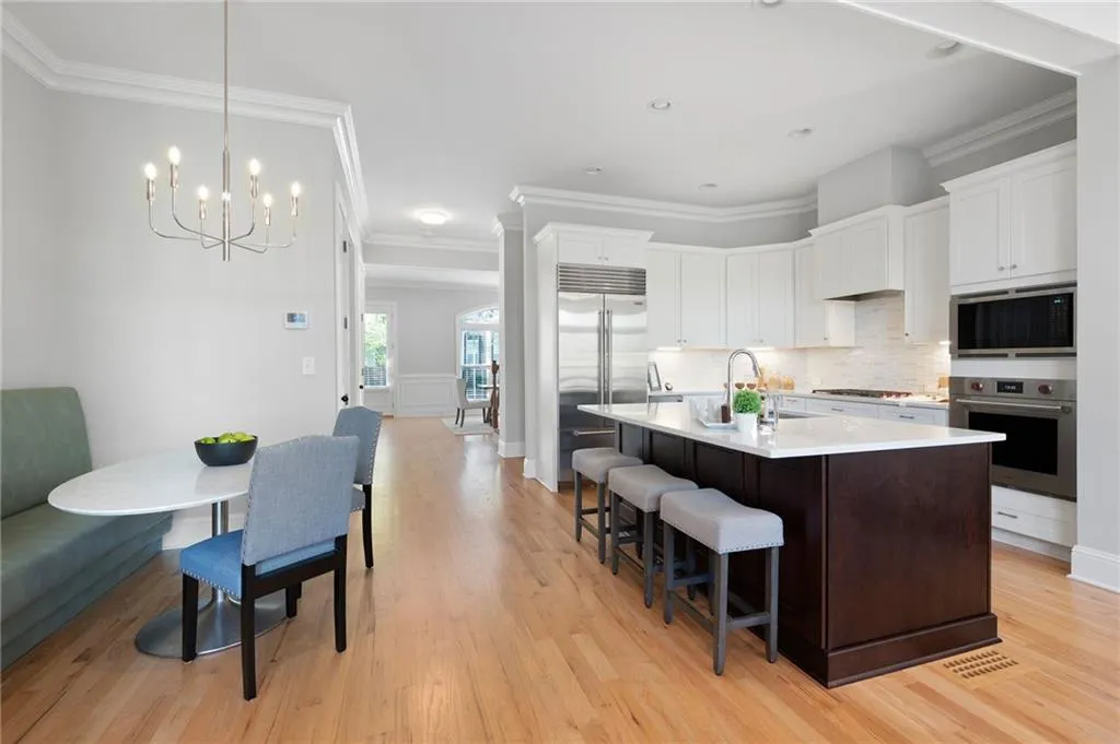 137 Alderwood Hill, Sandy Springs, Georgia 30328, 4 Bedrooms Bedrooms, ,4 BathroomsBathrooms,Residential,Sold,137 Alderwood Hill,7486671