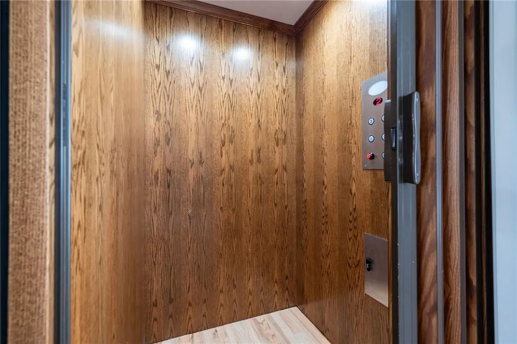 137 Alderwood Hill, Sandy Springs, Georgia 30328, 4 Bedrooms Bedrooms, ,4 BathroomsBathrooms,Residential,Sold,137 Alderwood Hill,7486671