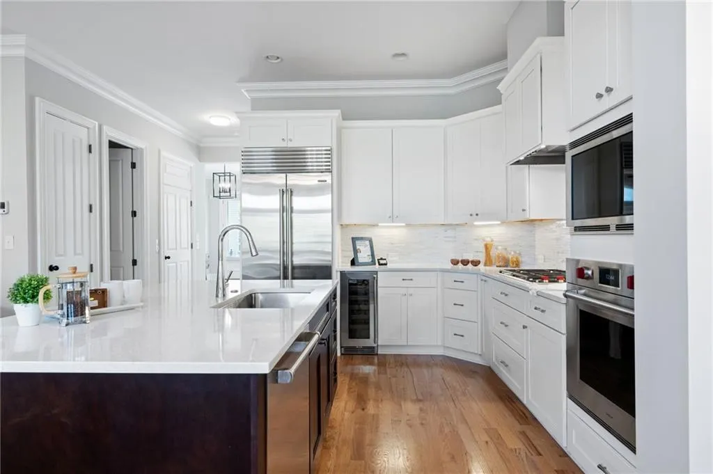 137 Alderwood Hill, Sandy Springs, Georgia 30328, 4 Bedrooms Bedrooms, ,4 BathroomsBathrooms,Residential,Sold,137 Alderwood Hill,7486671