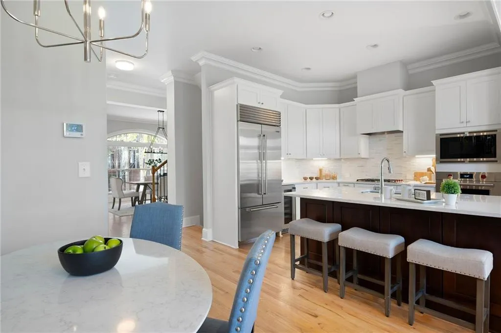 137 Alderwood Hill, Sandy Springs, Georgia 30328, 4 Bedrooms Bedrooms, ,4 BathroomsBathrooms,Residential,Sold,137 Alderwood Hill,7486671