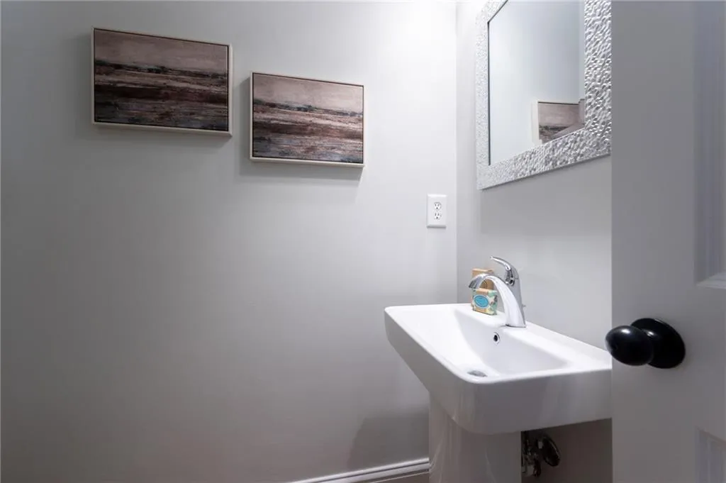 137 Alderwood Hill, Sandy Springs, Georgia 30328, 4 Bedrooms Bedrooms, ,4 BathroomsBathrooms,Residential,Sold,137 Alderwood Hill,7486671