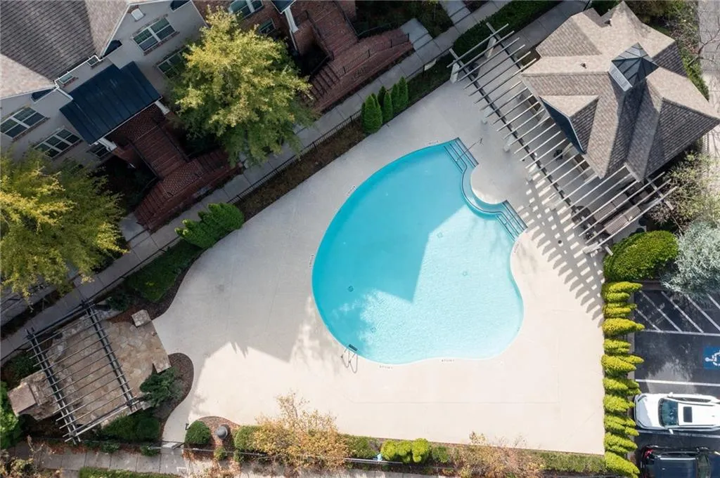 137 Alderwood Hill, Sandy Springs, Georgia 30328, 4 Bedrooms Bedrooms, ,4 BathroomsBathrooms,Residential,Sold,137 Alderwood Hill,7486671