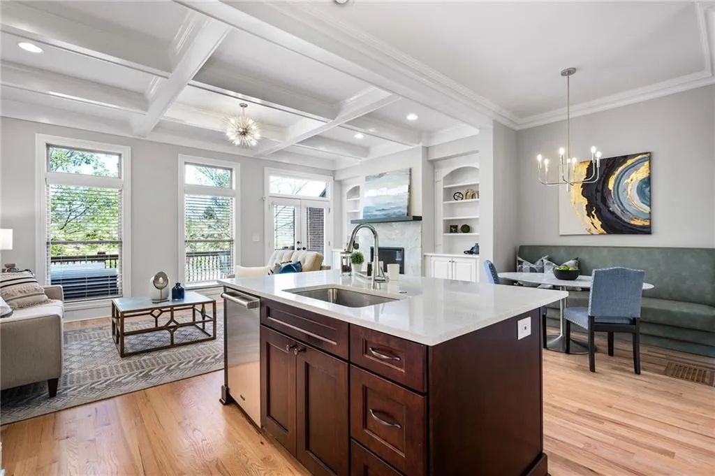 137 Alderwood Hill, Sandy Springs, Georgia 30328, 4 Bedrooms Bedrooms, ,4 BathroomsBathrooms,Residential,Sold,137 Alderwood Hill,7486671