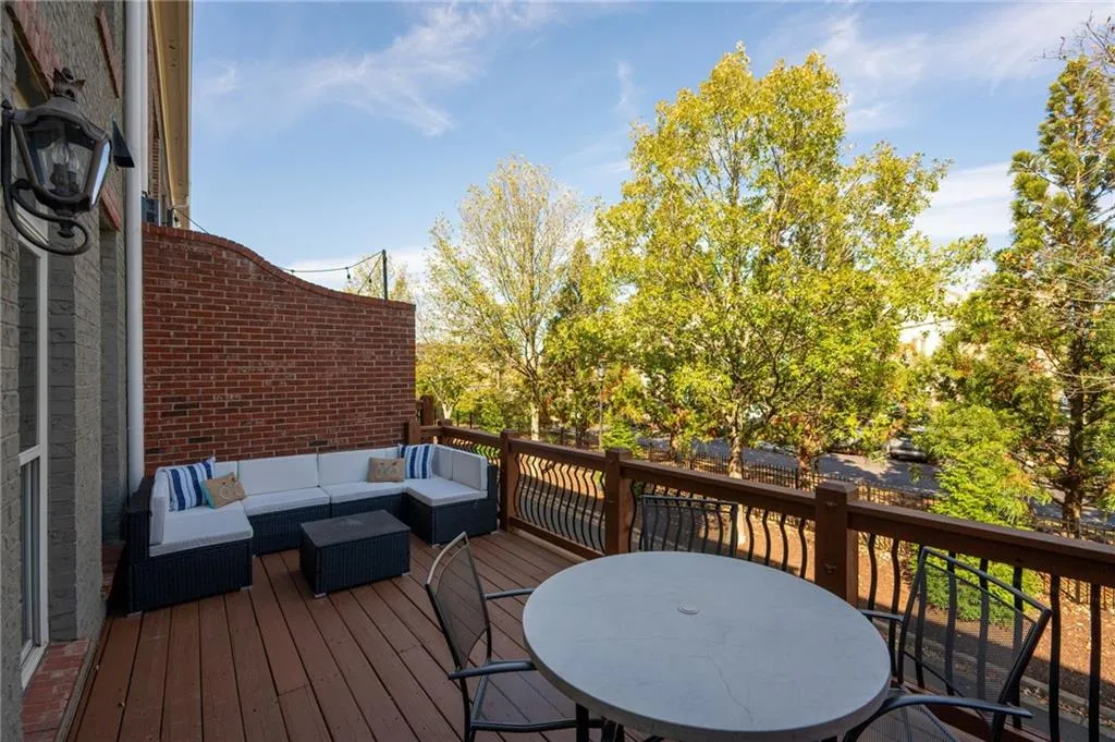 137 Alderwood Hill, Sandy Springs, Georgia 30328, 4 Bedrooms Bedrooms, ,4 BathroomsBathrooms,Residential,Sold,137 Alderwood Hill,7486671