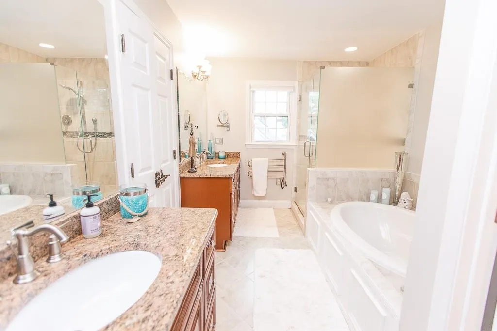 6905 Hunters Knoll, Sandy Springs, Georgia 30328, 5 Bedrooms Bedrooms, ,4 BathroomsBathrooms,Residential,Sold,6905 Hunters Knoll,6646144