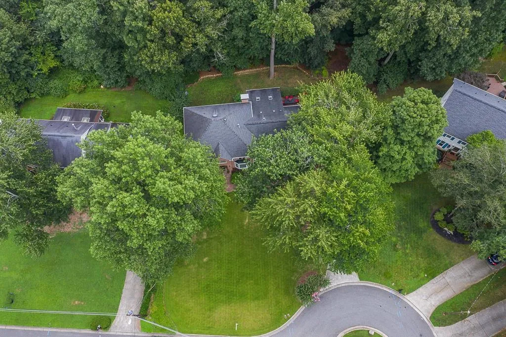6905 Hunters Knoll, Sandy Springs, Georgia 30328, 5 Bedrooms Bedrooms, ,4 BathroomsBathrooms,Residential,Sold,6905 Hunters Knoll,6646144
