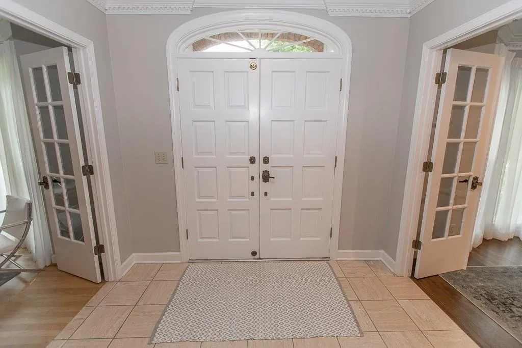 6905 Hunters Knoll, Sandy Springs, Georgia 30328, 5 Bedrooms Bedrooms, ,4 BathroomsBathrooms,Residential,Sold,6905 Hunters Knoll,6646144