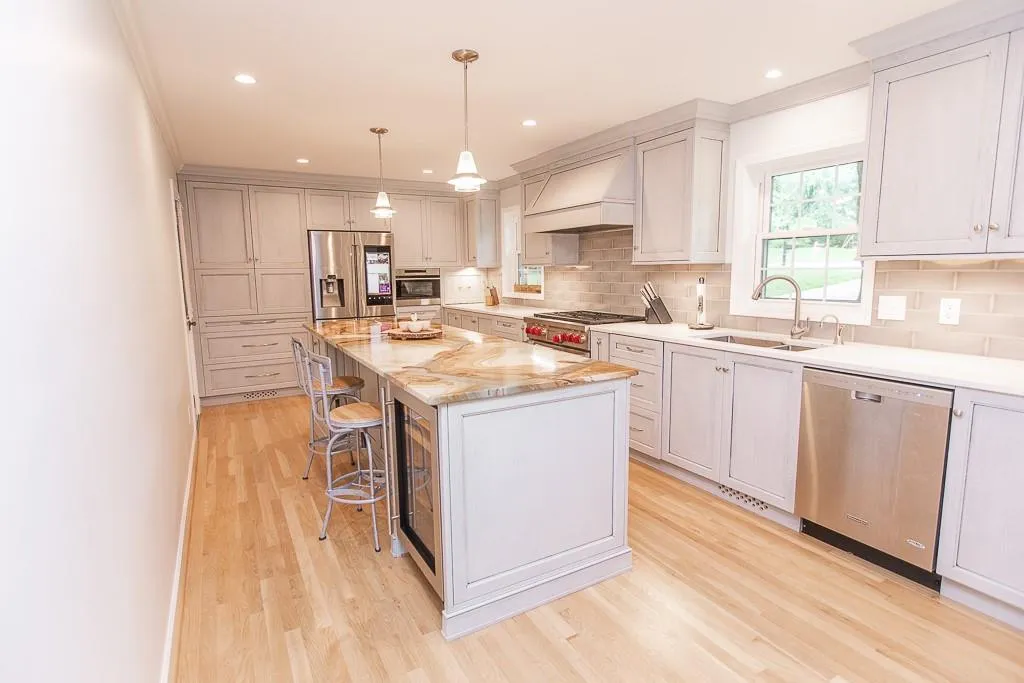 6905 Hunters Knoll, Sandy Springs, Georgia 30328, 5 Bedrooms Bedrooms, ,4 BathroomsBathrooms,Residential,Sold,6905 Hunters Knoll,6646144