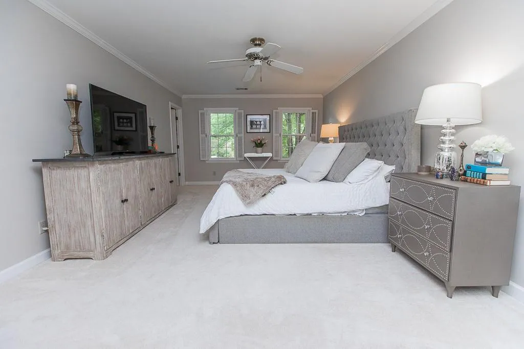 6905 Hunters Knoll, Sandy Springs, Georgia 30328, 5 Bedrooms Bedrooms, ,4 BathroomsBathrooms,Residential,Sold,6905 Hunters Knoll,6646144