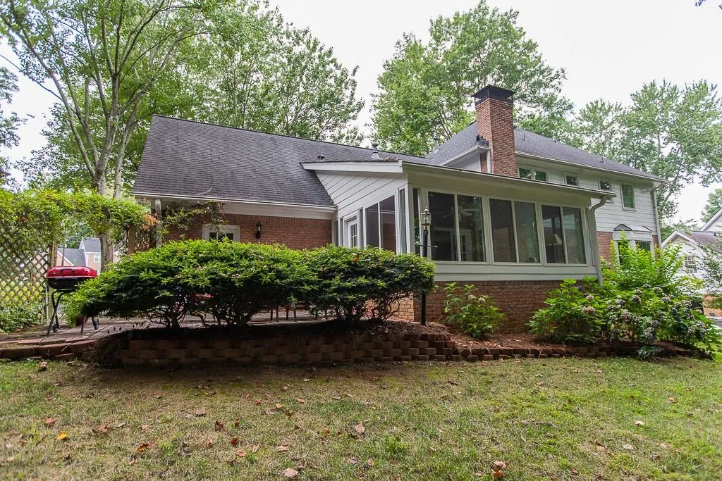 6905 Hunters Knoll, Sandy Springs, Georgia 30328, 5 Bedrooms Bedrooms, ,4 BathroomsBathrooms,Residential,Sold,6905 Hunters Knoll,6646144