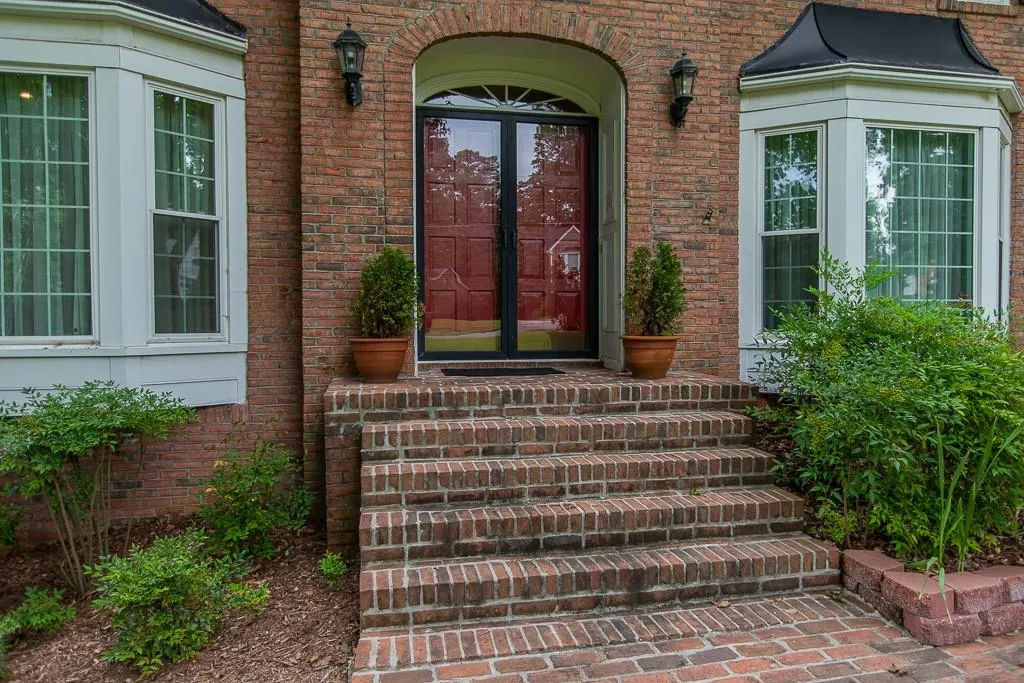 6905 Hunters Knoll, Sandy Springs, Georgia 30328, 5 Bedrooms Bedrooms, ,4 BathroomsBathrooms,Residential,Sold,6905 Hunters Knoll,6646144