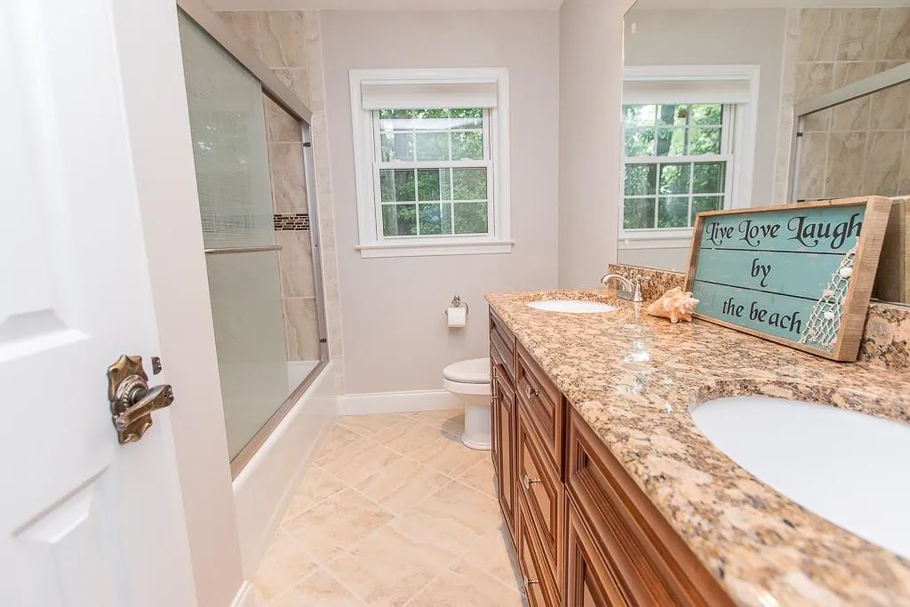 6905 Hunters Knoll, Sandy Springs, Georgia 30328, 5 Bedrooms Bedrooms, ,4 BathroomsBathrooms,Residential,Sold,6905 Hunters Knoll,6646144