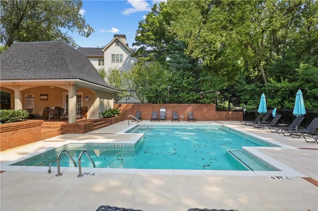78 Paces West Circle Nw, Atlanta, Georgia 30327, 3 Bedrooms Bedrooms, ,2 BathroomsBathrooms,Residential,For Sale,78 Paces West Circle Nw,7654106