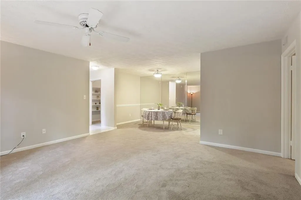 725 Dalrymple Road Unit 1b, Sandy Springs, Georgia 30328, 2 Bedrooms Bedrooms, ,2 BathroomsBathrooms,Residential,Sold,725 Dalrymple Road Unit 1b,5861384
