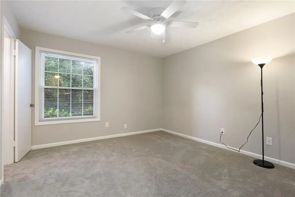725 Dalrymple Road Unit 1b, Sandy Springs, Georgia 30328, 2 Bedrooms Bedrooms, ,2 BathroomsBathrooms,Residential,Sold,725 Dalrymple Road Unit 1b,5861384