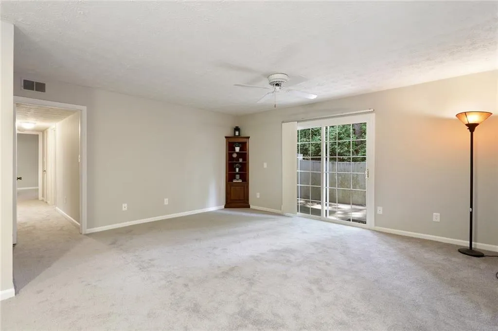 725 Dalrymple Road Unit 1b, Sandy Springs, Georgia 30328, 2 Bedrooms Bedrooms, ,2 BathroomsBathrooms,Residential,Sold,725 Dalrymple Road Unit 1b,5861384