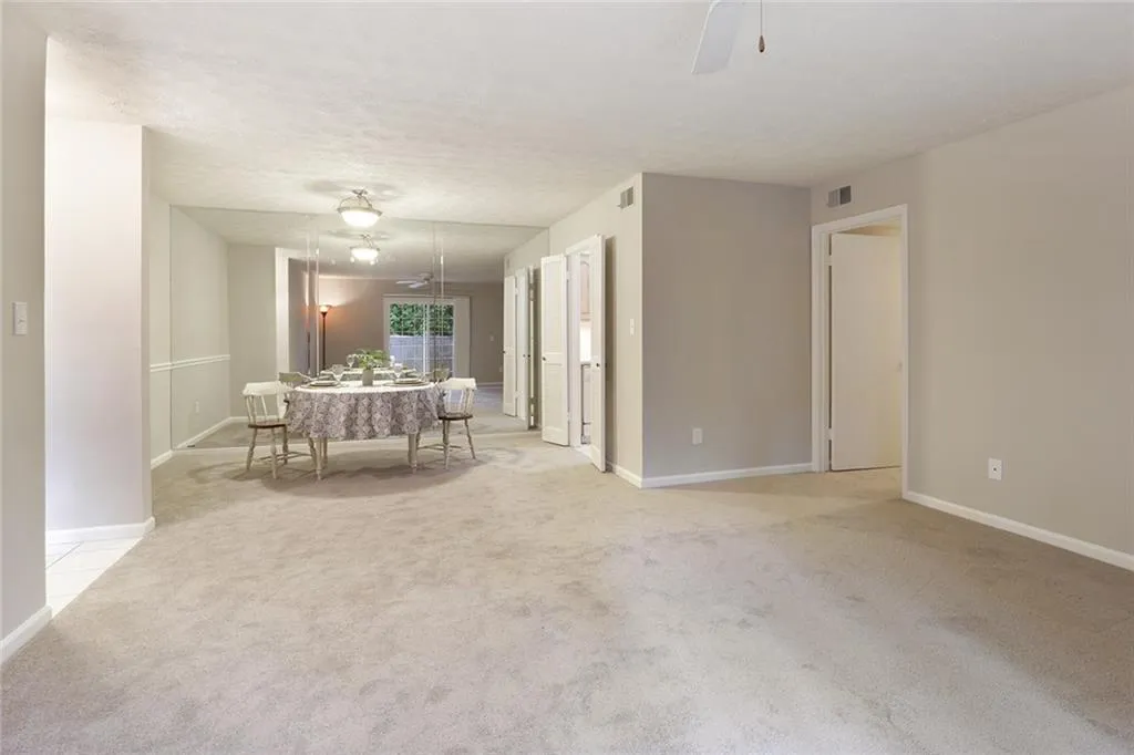 725 Dalrymple Road Unit 1b, Sandy Springs, Georgia 30328, 2 Bedrooms Bedrooms, ,2 BathroomsBathrooms,Residential,Sold,725 Dalrymple Road Unit 1b,5861384