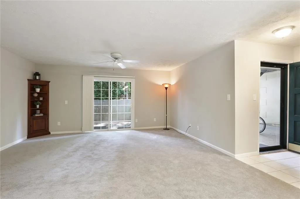 725 Dalrymple Road Unit 1b, Sandy Springs, Georgia 30328, 2 Bedrooms Bedrooms, ,2 BathroomsBathrooms,Residential,Sold,725 Dalrymple Road Unit 1b,5861384