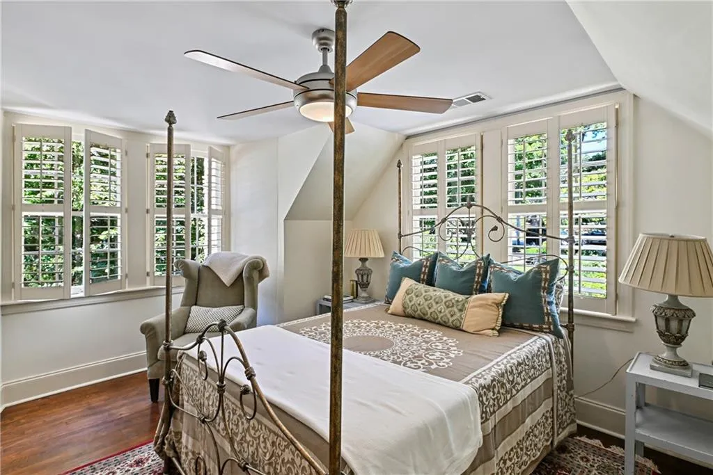 400 Pine Tree Drive Ne, Atlanta, Georgia 30305, 4 Bedrooms Bedrooms, ,4 BathroomsBathrooms,Residential,For Sale,400 Pine Tree Drive Ne,7648145