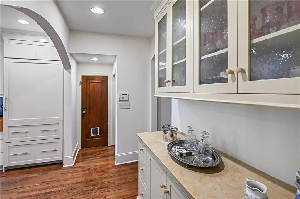 400 Pine Tree Drive Ne, Atlanta, Georgia 30305, 4 Bedrooms Bedrooms, ,4 BathroomsBathrooms,Residential,For Sale,400 Pine Tree Drive Ne,7648145