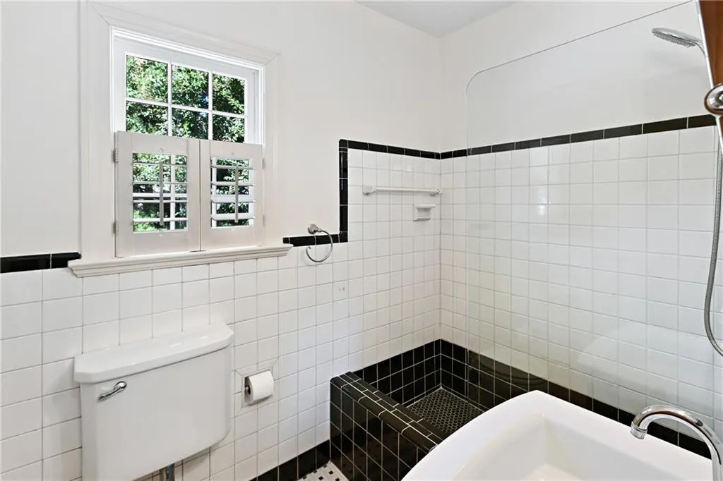 400 Pine Tree Drive Ne, Atlanta, Georgia 30305, 4 Bedrooms Bedrooms, ,4 BathroomsBathrooms,Residential,For Sale,400 Pine Tree Drive Ne,7648145