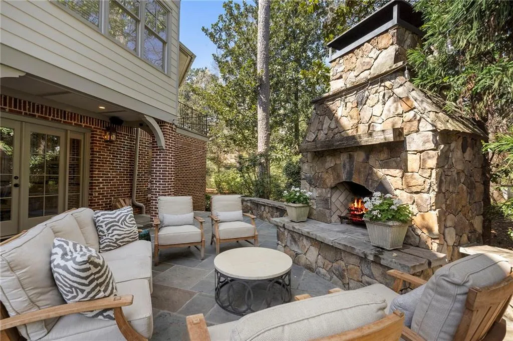 120 Peachtree Way Ne, Atlanta, Georgia 30305, 6 Bedrooms Bedrooms, 0 ,5 BathroomsBathrooms,Residential,Sold,120 Peachtree Way Ne,7739137