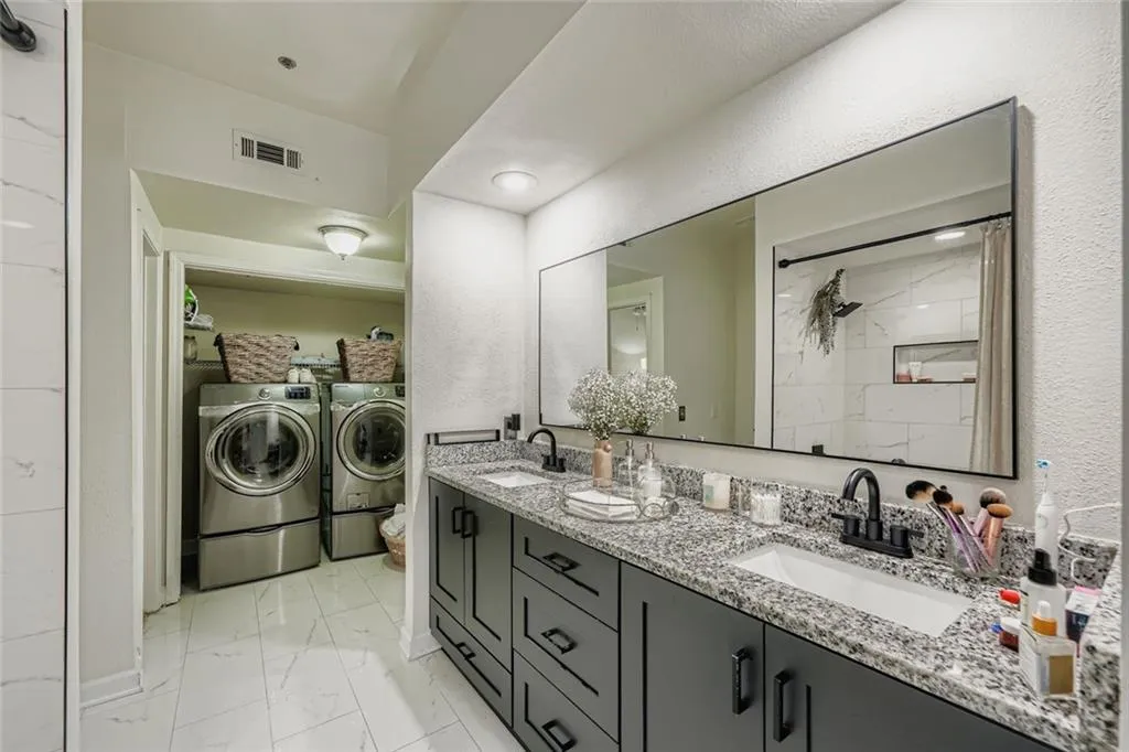 3777 Peachtree Road Ne Unit 1235, Brookhaven, Georgia 30319, 1 Bedroom Bedrooms, ,1 BathroomBathrooms,Residential,For Sale,3777 Peachtree Road Ne Unit 1235,7667202