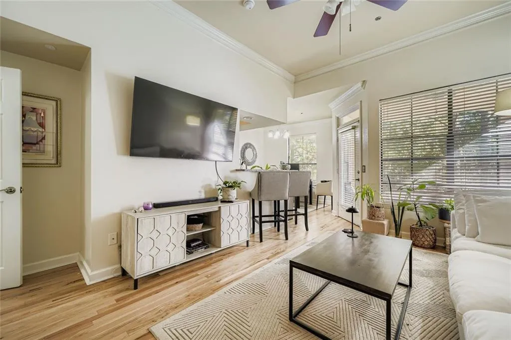 3777 Peachtree Road Ne Unit 1235, Brookhaven, Georgia 30319, 1 Bedroom Bedrooms, ,1 BathroomBathrooms,Residential,For Sale,3777 Peachtree Road Ne Unit 1235,7667202