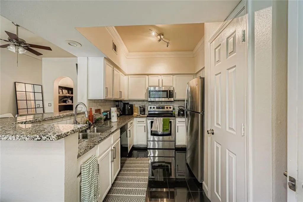 3777 Peachtree Road Ne Unit 1235, Brookhaven, Georgia 30319, 1 Bedroom Bedrooms, ,1 BathroomBathrooms,Residential,For Sale,3777 Peachtree Road Ne Unit 1235,7667202