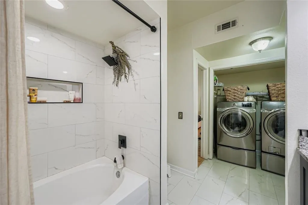 3777 Peachtree Road Ne Unit 1235, Brookhaven, Georgia 30319, 1 Bedroom Bedrooms, ,1 BathroomBathrooms,Residential,For Sale,3777 Peachtree Road Ne Unit 1235,7667202