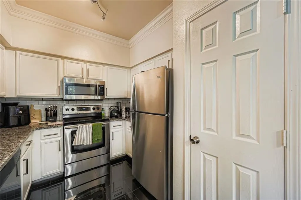 3777 Peachtree Road Ne Unit 1235, Brookhaven, Georgia 30319, 1 Bedroom Bedrooms, ,1 BathroomBathrooms,Residential,For Sale,3777 Peachtree Road Ne Unit 1235,7667202