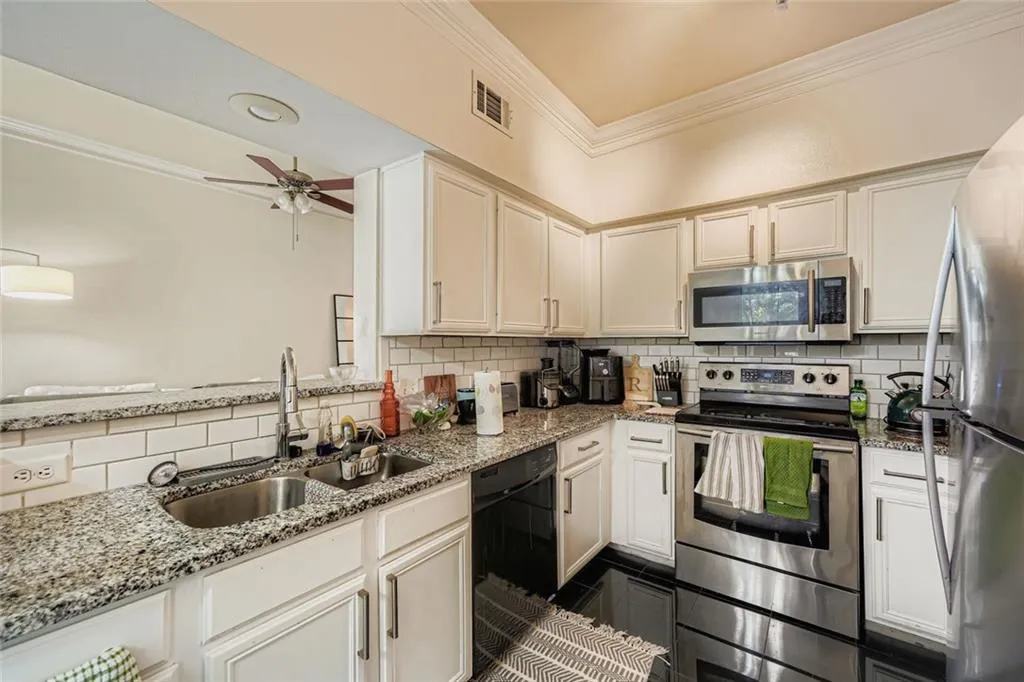 3777 Peachtree Road Ne Unit 1235, Brookhaven, Georgia 30319, 1 Bedroom Bedrooms, ,1 BathroomBathrooms,Residential,For Sale,3777 Peachtree Road Ne Unit 1235,7667202