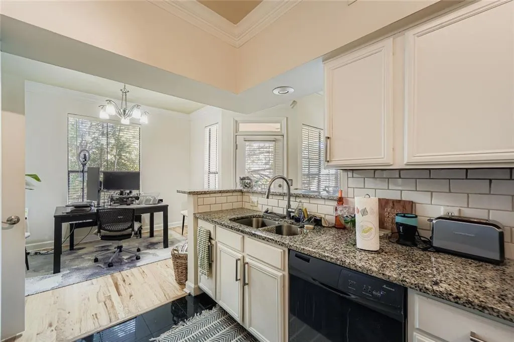 3777 Peachtree Road Ne Unit 1235, Brookhaven, Georgia 30319, 1 Bedroom Bedrooms, ,1 BathroomBathrooms,Residential,For Sale,3777 Peachtree Road Ne Unit 1235,7667202