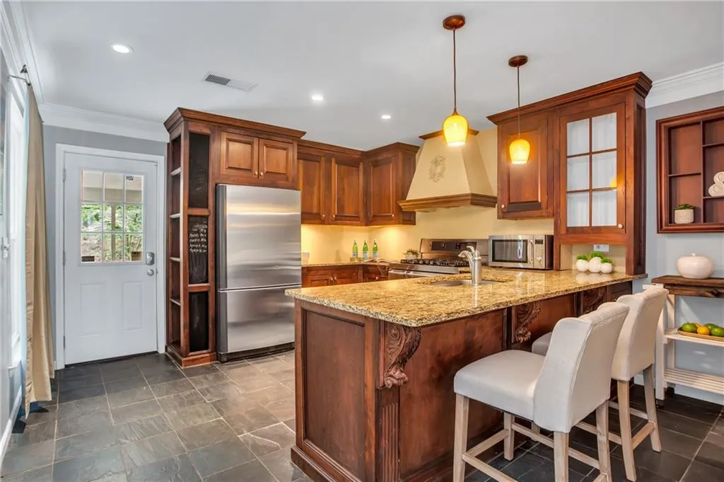 8898 Carroll Manor Drive, Sandy Springs, Georgia 30350, 3 Bedrooms Bedrooms, ,2 BathroomsBathrooms,Residential,Sold,8898 Carroll Manor Drive,6539659