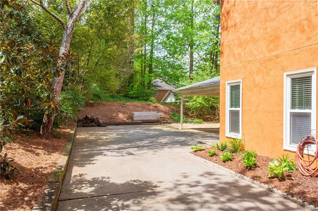 8898 Carroll Manor Drive, Sandy Springs, Georgia 30350, 3 Bedrooms Bedrooms, ,2 BathroomsBathrooms,Residential,Sold,8898 Carroll Manor Drive,6539659