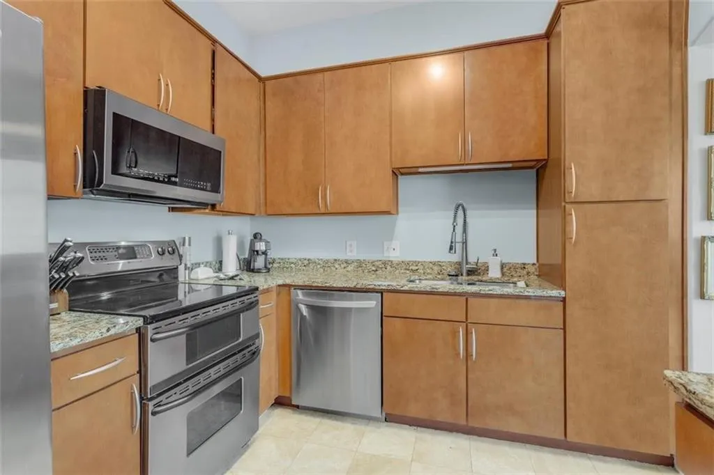 3445 Stratford Road Ne Unit 309, Atlanta, Georgia 30326, 1 Bedroom Bedrooms, ,1 BathroomBathrooms,Residential,Sold,3445 Stratford Road Ne Unit 309,6850877