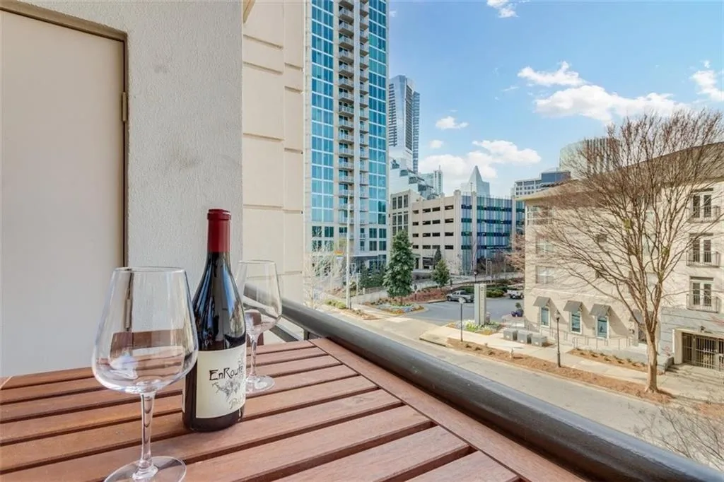 3445 Stratford Road Ne Unit 309, Atlanta, Georgia 30326, 1 Bedroom Bedrooms, ,1 BathroomBathrooms,Residential,Sold,3445 Stratford Road Ne Unit 309,6850877