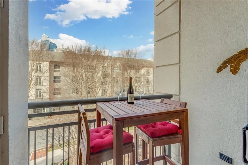 3445 Stratford Road Ne Unit 309, Atlanta, Georgia 30326, 1 Bedroom Bedrooms, ,1 BathroomBathrooms,Residential,Sold,3445 Stratford Road Ne Unit 309,6850877