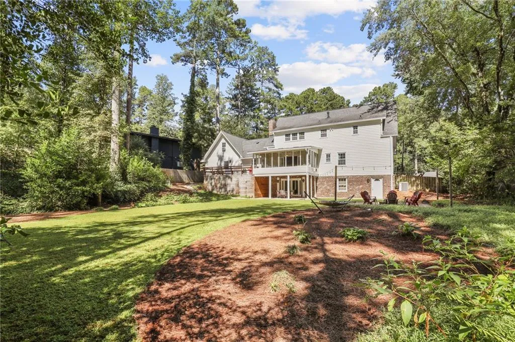 535 Bridgewater Drive, Sandy Springs, Georgia 30328, 5 Bedrooms Bedrooms, ,3 BathroomsBathrooms,Residential,Sold,535 Bridgewater Drive,6932676