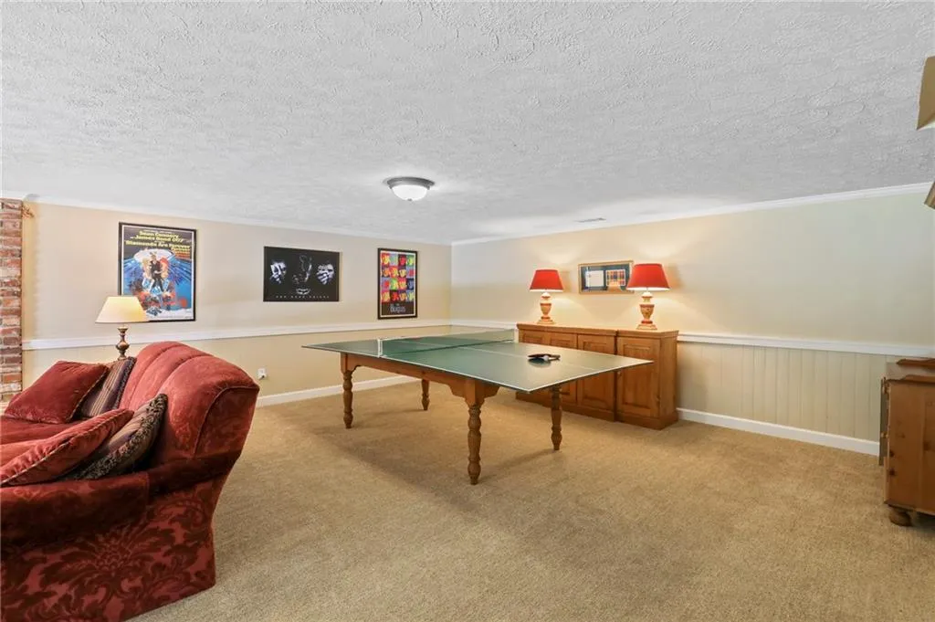 535 Bridgewater Drive, Sandy Springs, Georgia 30328, 5 Bedrooms Bedrooms, ,3 BathroomsBathrooms,Residential,Sold,535 Bridgewater Drive,6932676