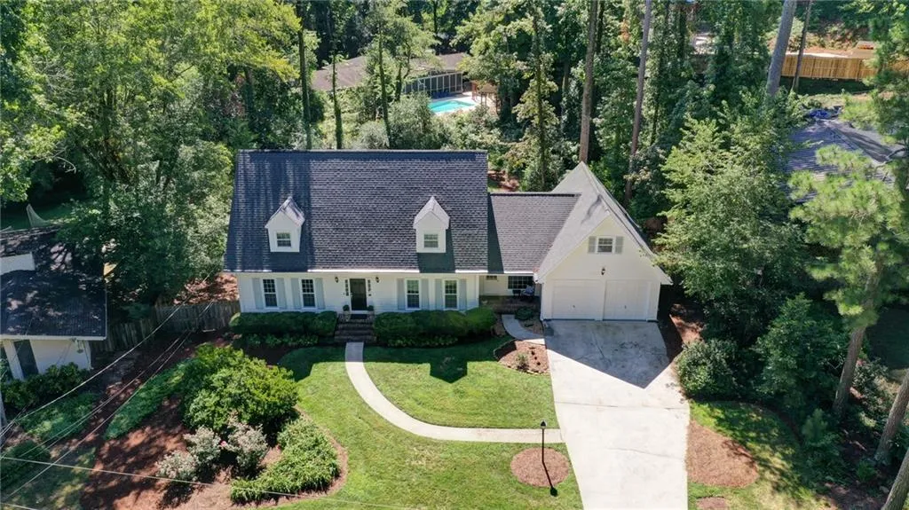 535 Bridgewater Drive, Sandy Springs, Georgia 30328, 5 Bedrooms Bedrooms, ,3 BathroomsBathrooms,Residential,Sold,535 Bridgewater Drive,6932676