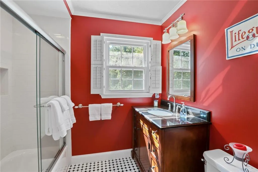 535 Bridgewater Drive, Sandy Springs, Georgia 30328, 5 Bedrooms Bedrooms, ,3 BathroomsBathrooms,Residential,Sold,535 Bridgewater Drive,6932676