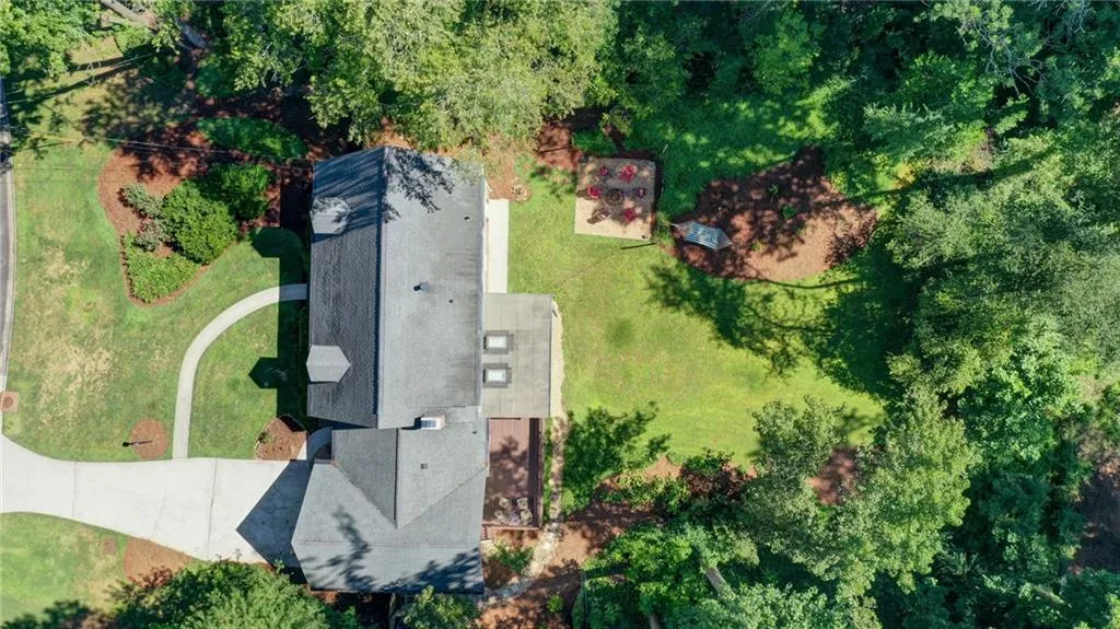 535 Bridgewater Drive, Sandy Springs, Georgia 30328, 5 Bedrooms Bedrooms, ,3 BathroomsBathrooms,Residential,Sold,535 Bridgewater Drive,6932676
