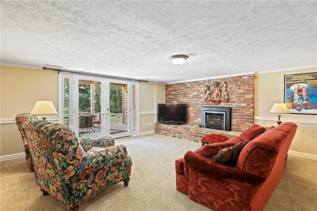 535 Bridgewater Drive, Sandy Springs, Georgia 30328, 5 Bedrooms Bedrooms, ,3 BathroomsBathrooms,Residential,Sold,535 Bridgewater Drive,6932676