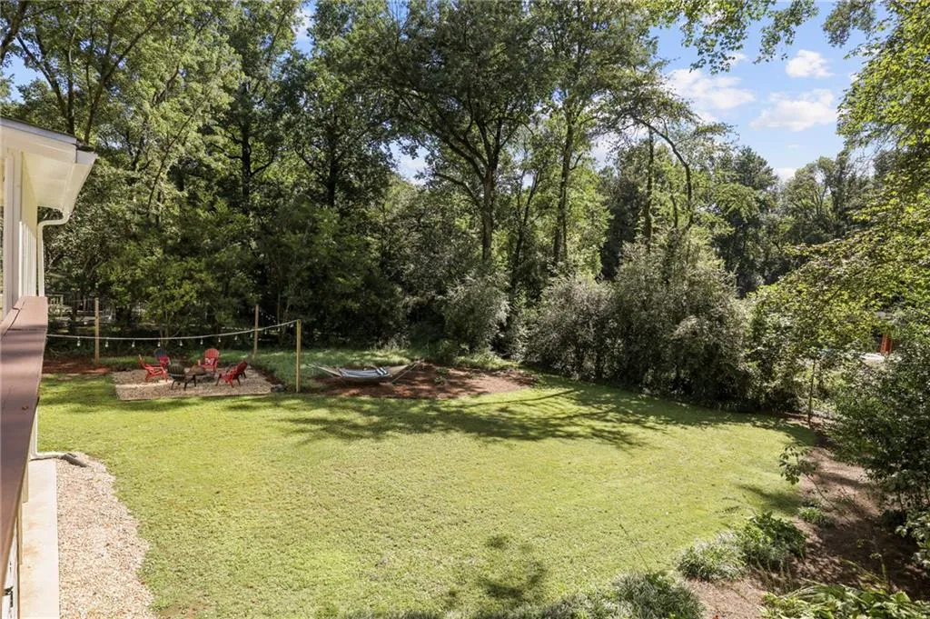 535 Bridgewater Drive, Sandy Springs, Georgia 30328, 5 Bedrooms Bedrooms, ,3 BathroomsBathrooms,Residential,Sold,535 Bridgewater Drive,6932676