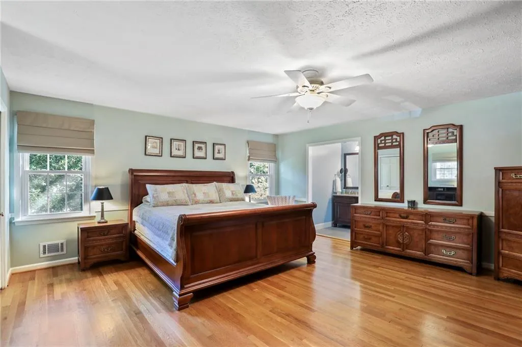 535 Bridgewater Drive, Sandy Springs, Georgia 30328, 5 Bedrooms Bedrooms, ,3 BathroomsBathrooms,Residential,Sold,535 Bridgewater Drive,6932676
