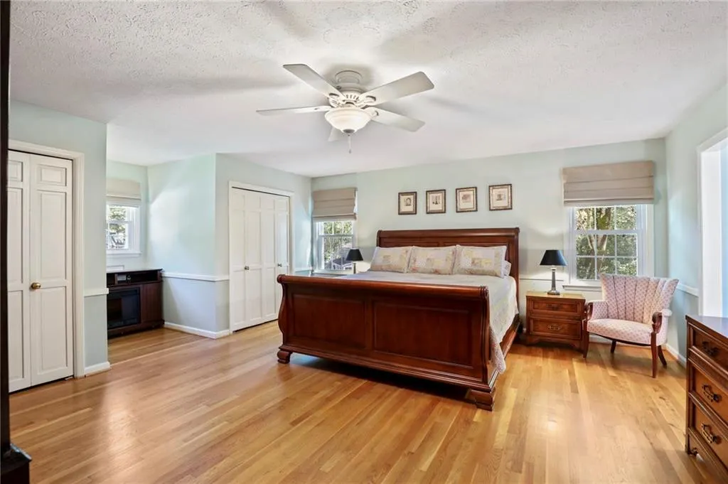 535 Bridgewater Drive, Sandy Springs, Georgia 30328, 5 Bedrooms Bedrooms, ,3 BathroomsBathrooms,Residential,Sold,535 Bridgewater Drive,6932676