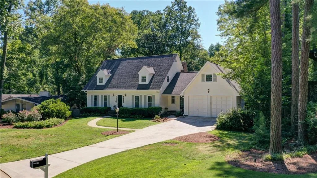 535 Bridgewater Drive, Sandy Springs, Georgia 30328, 5 Bedrooms Bedrooms, ,3 BathroomsBathrooms,Residential,Sold,535 Bridgewater Drive,6932676