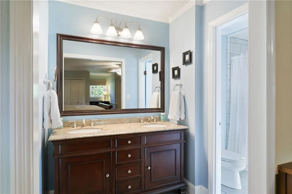 535 Bridgewater Drive, Sandy Springs, Georgia 30328, 5 Bedrooms Bedrooms, ,3 BathroomsBathrooms,Residential,Sold,535 Bridgewater Drive,6932676
